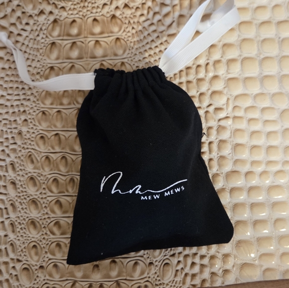 NWT Mew Mews Large Abstract Heart Metal Cuff Bracelet - Picture 3 of 6